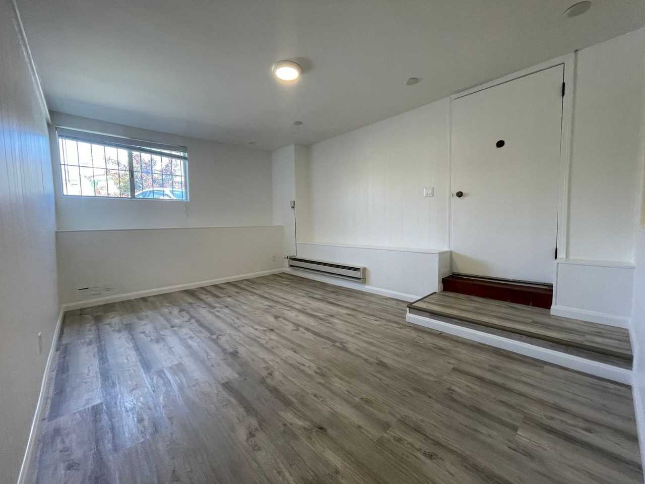 926 Edinburgh St - Photo 3 of 6