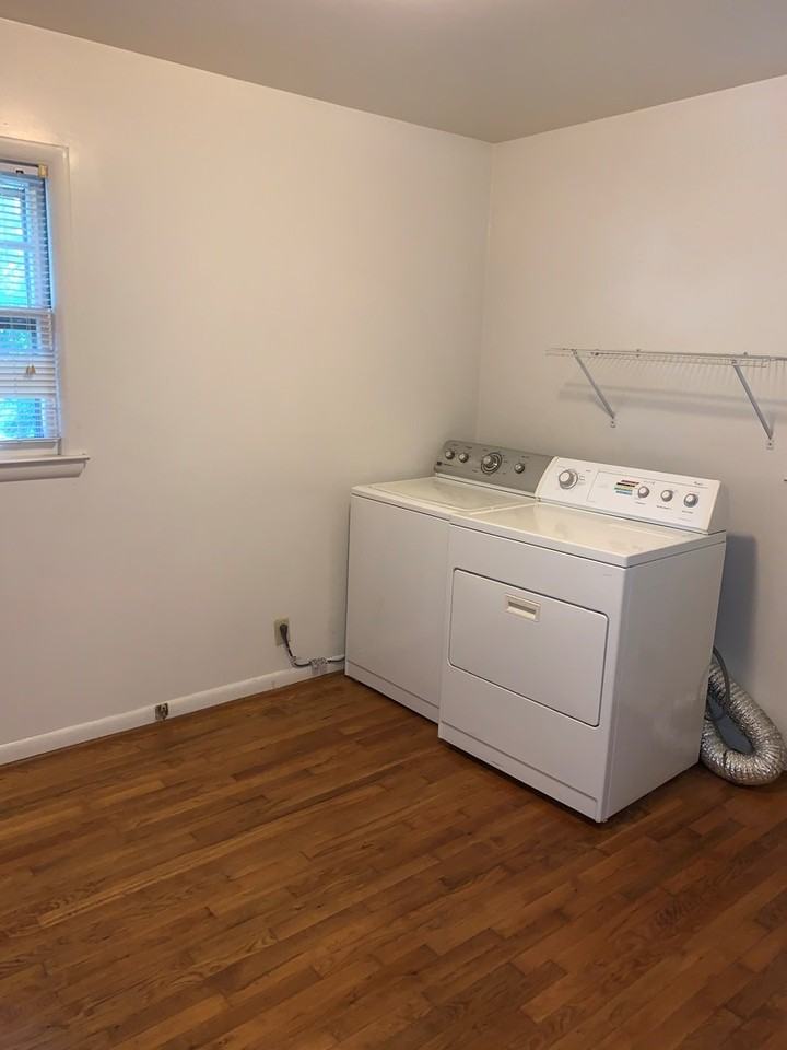 636 Cardinal Ln - Photo 6 of 50