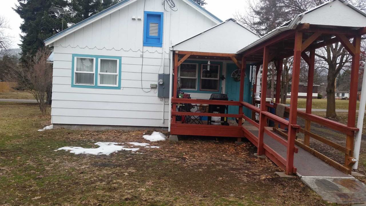 212 1st Ave S - Photo 2 of 3