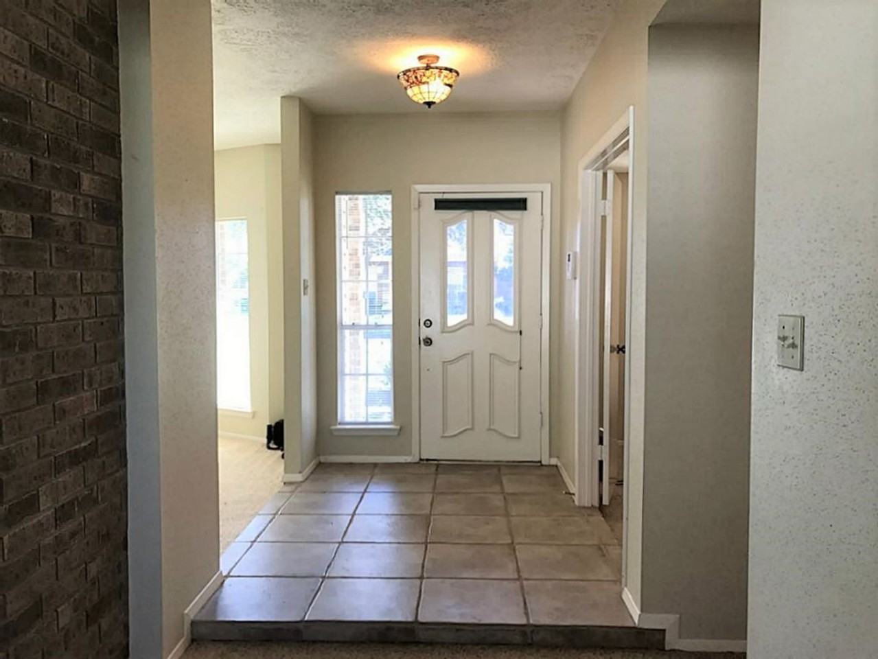 1101 W Castlewood Ave - Photo 2 of 23