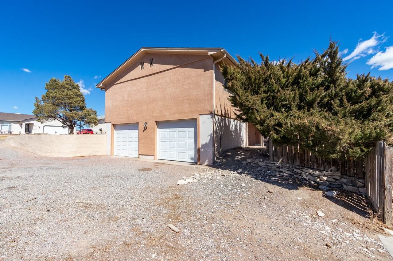 544 S Watermelon Dr - Photo 2 of 33
