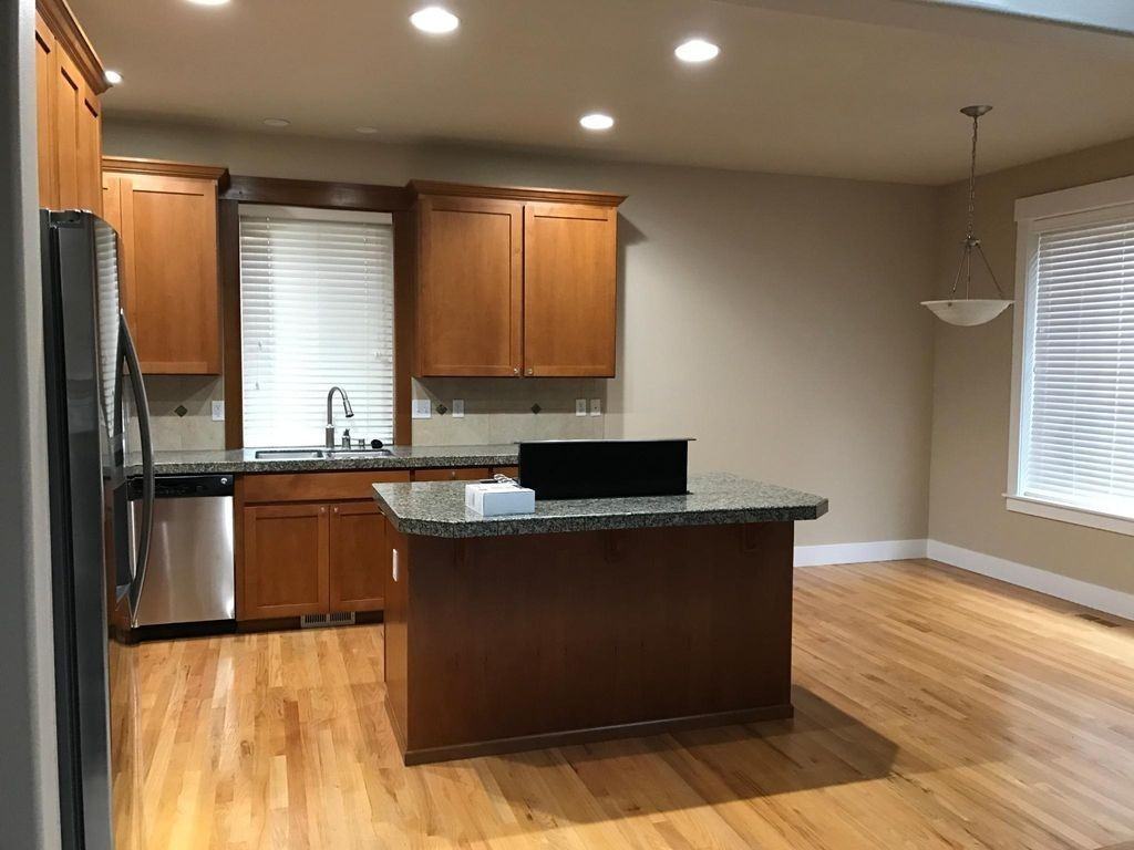1018 Pinehurst St - Photo 5 of 20