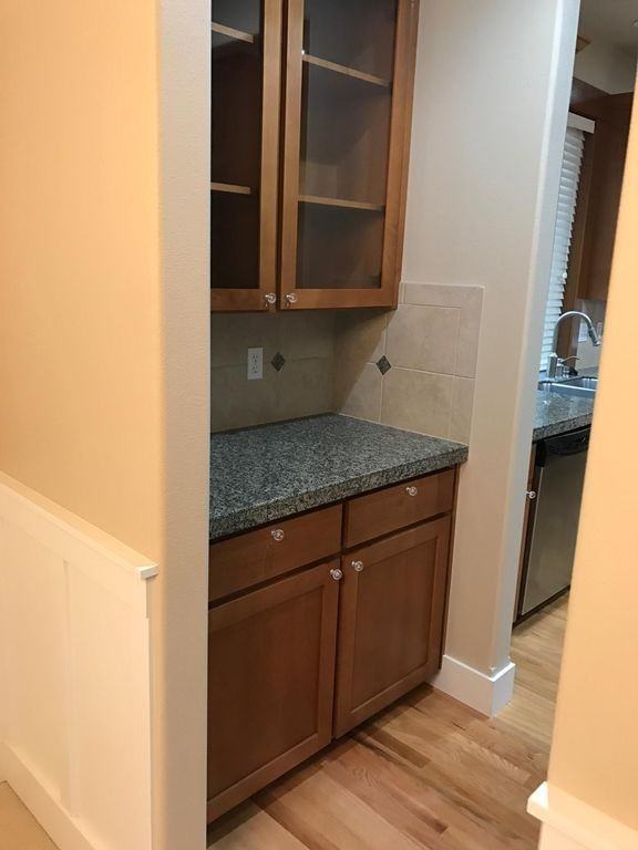 1018 Pinehurst St - Photo 7 of 20