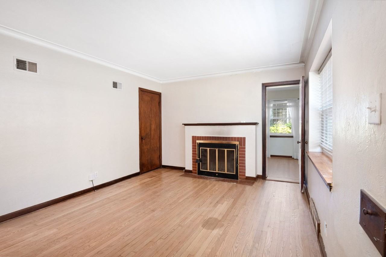 5442 Bancroft Ave - Photo 2 of 24