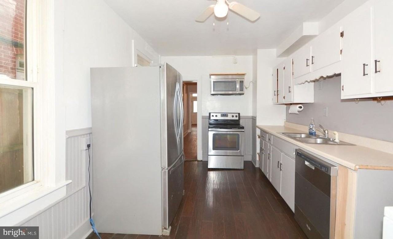 205 W 5th St - Photo 5 of 7