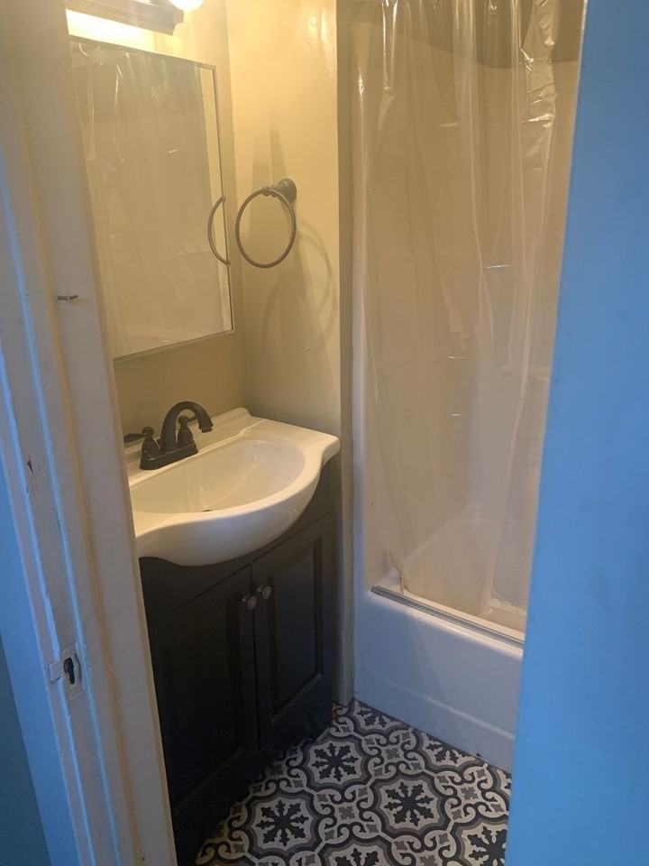 205 W 5th St - Photo 2 of 7