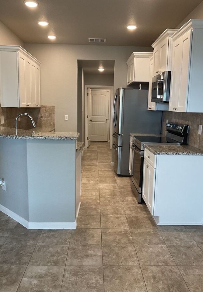 5104 Charles Loop - Photo 2 of 29