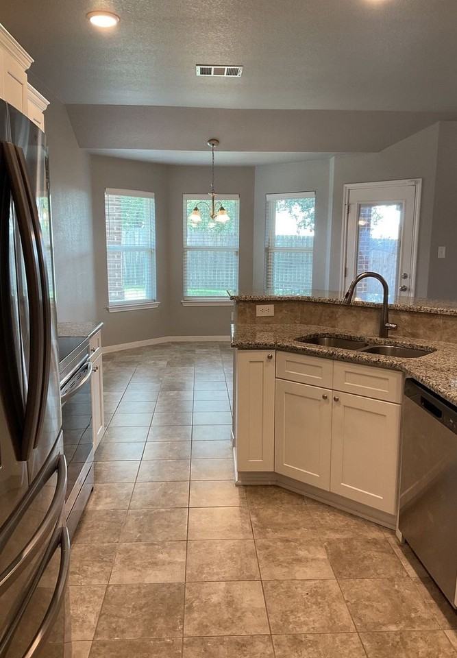5104 Charles Loop - Photo 3 of 29