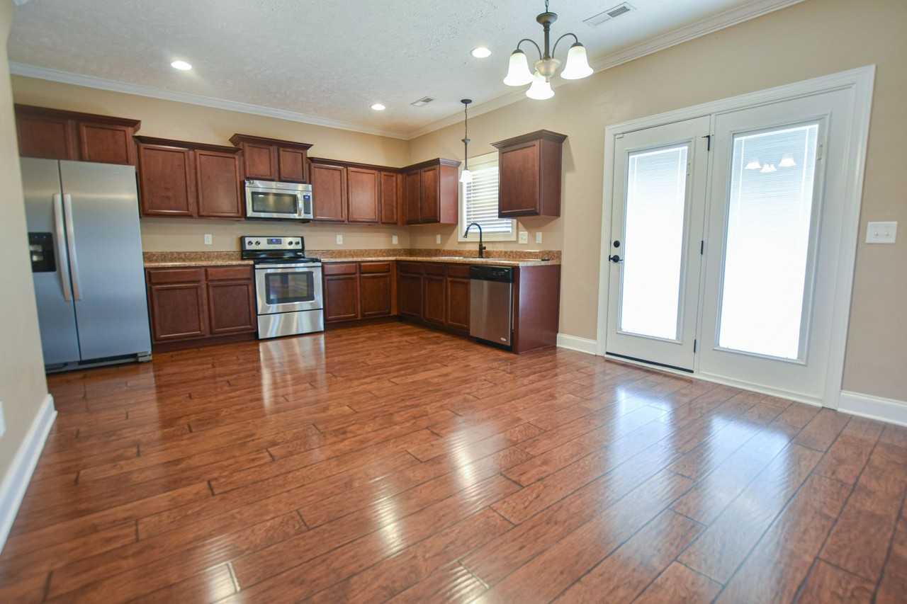 771 Sturdivant Dr - Photo 6 of 17