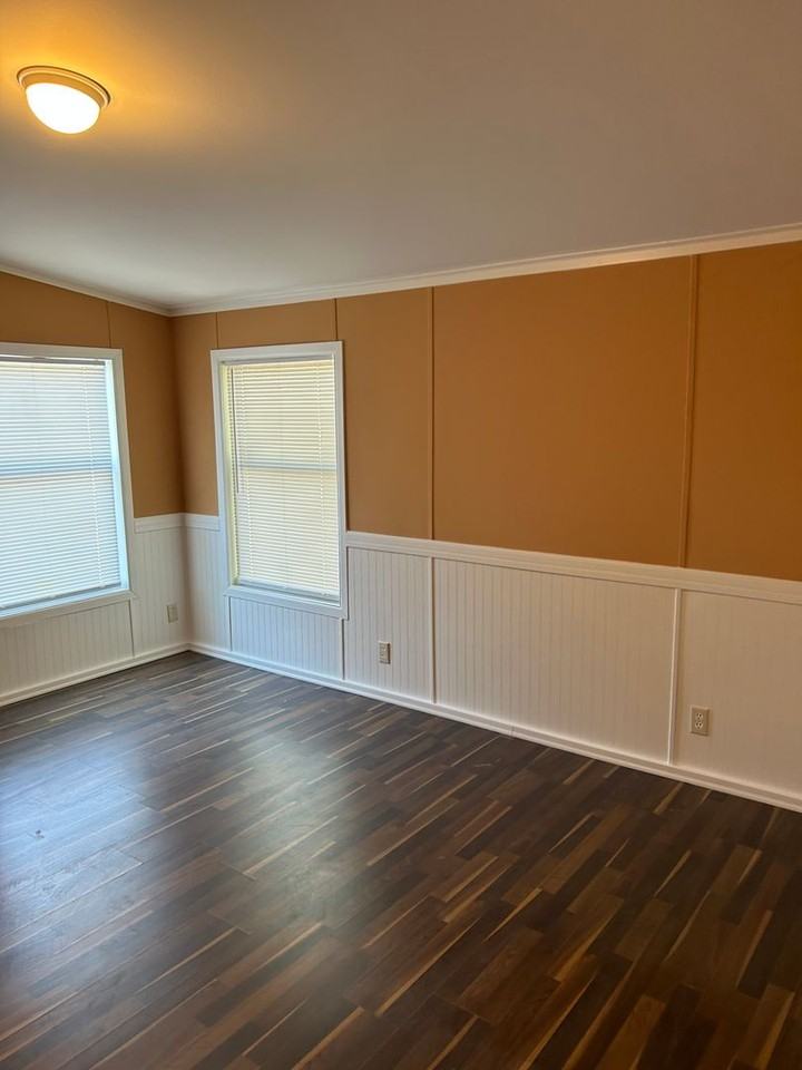 1002 Everglade Dr - Photo 4 of 17