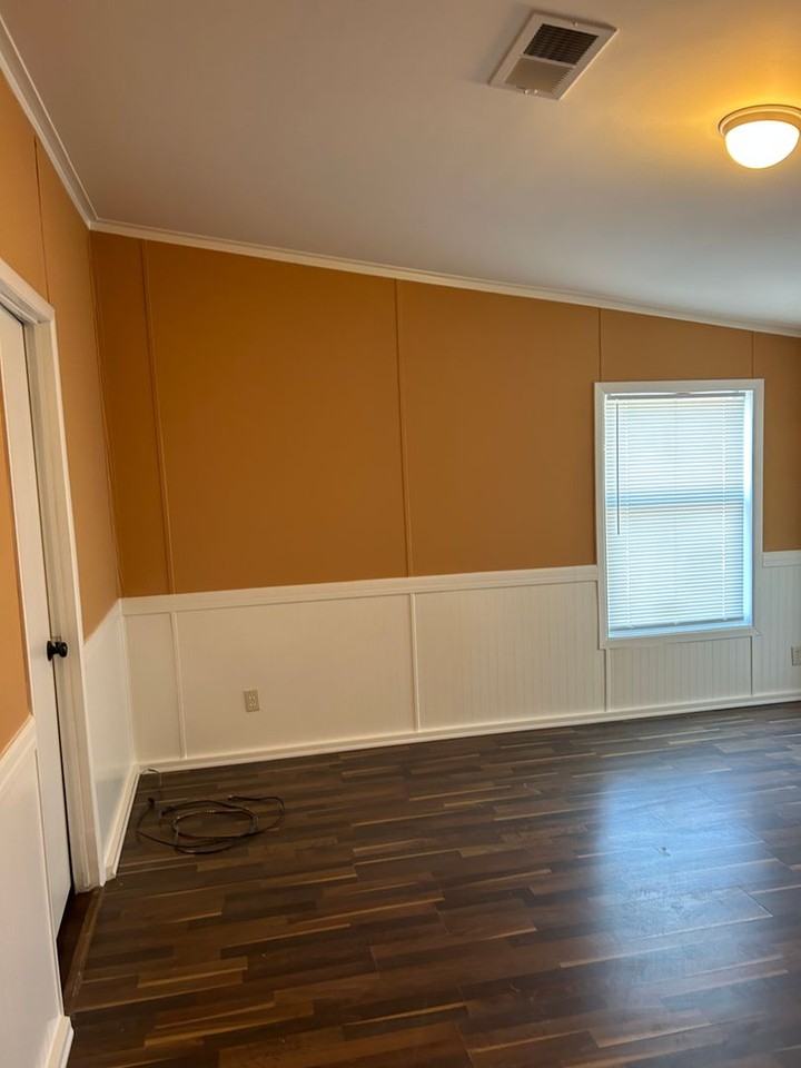 1002 Everglade Dr - Photo 5 of 17