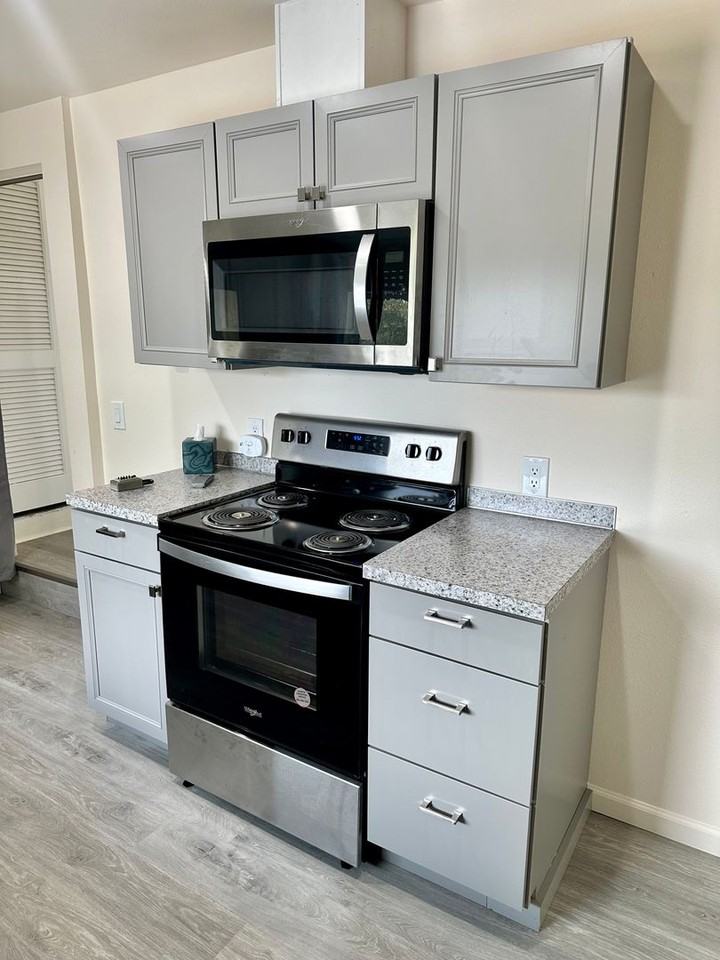 2100 Humboldt St - Photo 5 of 19