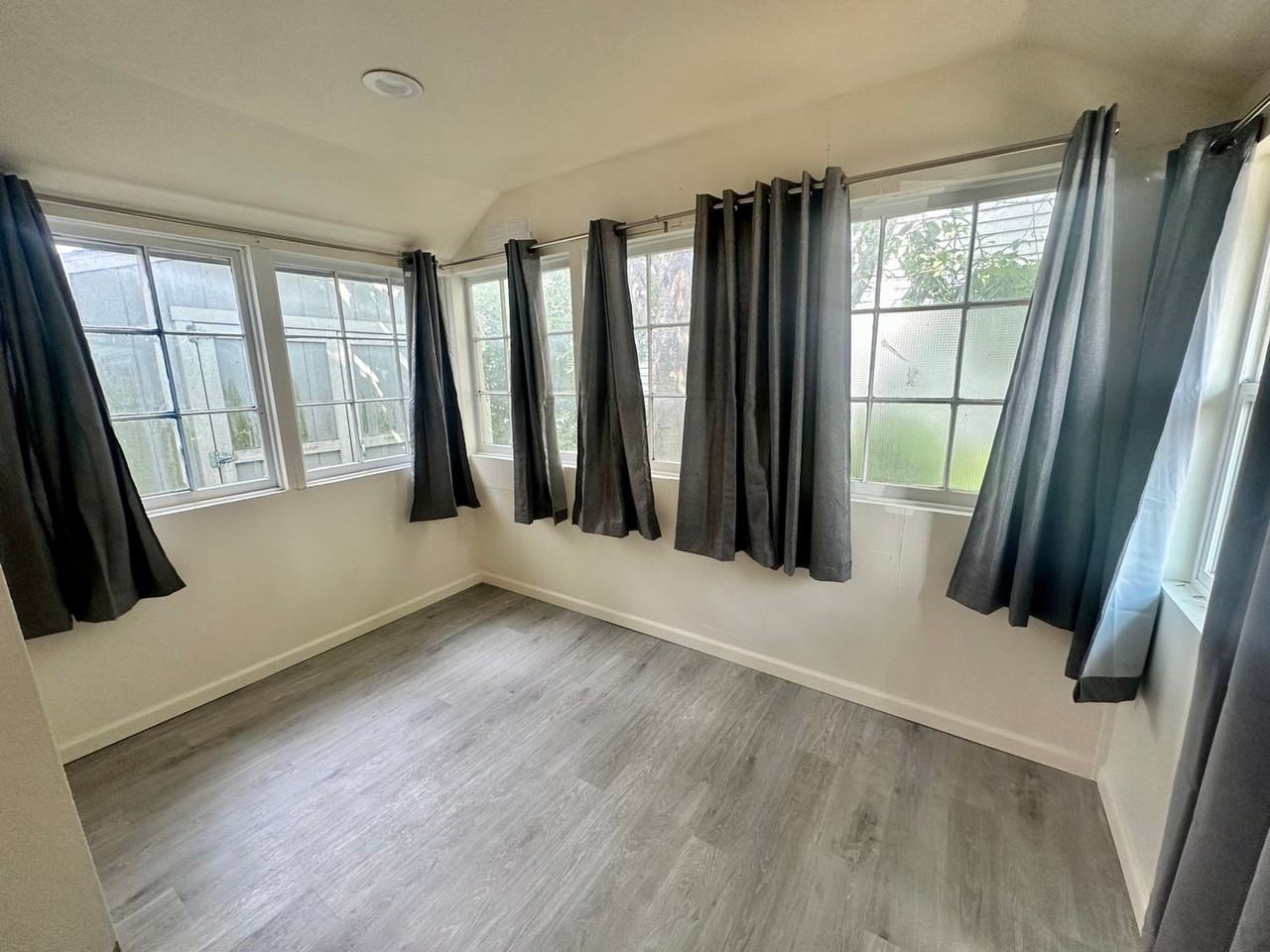 2100 Humboldt St - Photo 6 of 19