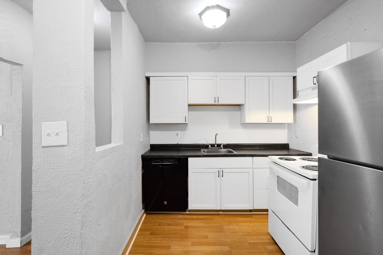 1405-1407 Rowan Ave - Photo 3 of 19