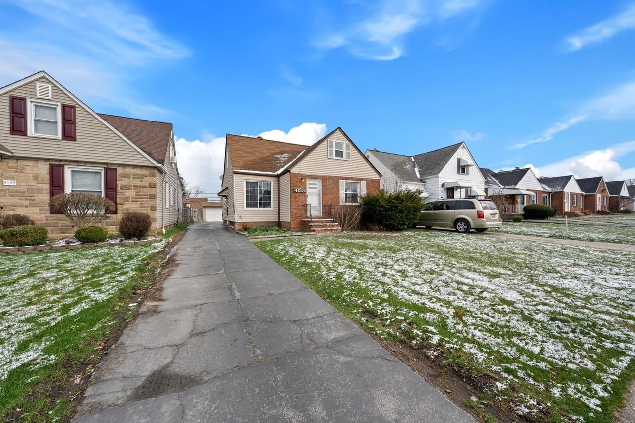 4153 Stilmore Rd - Photo 4 of 33