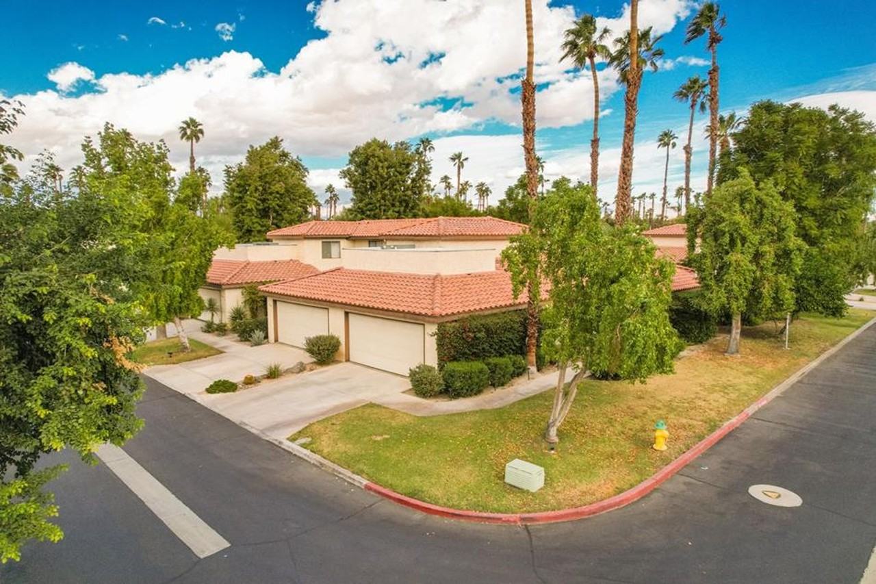 Seasonal - 200 Lakecrest Drive - Photo 2 of 26