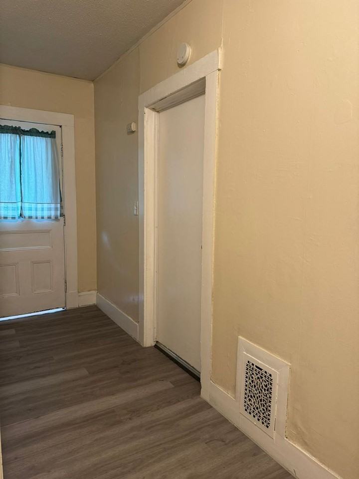 50-52 Sycamore Street - Photo 3 of 11