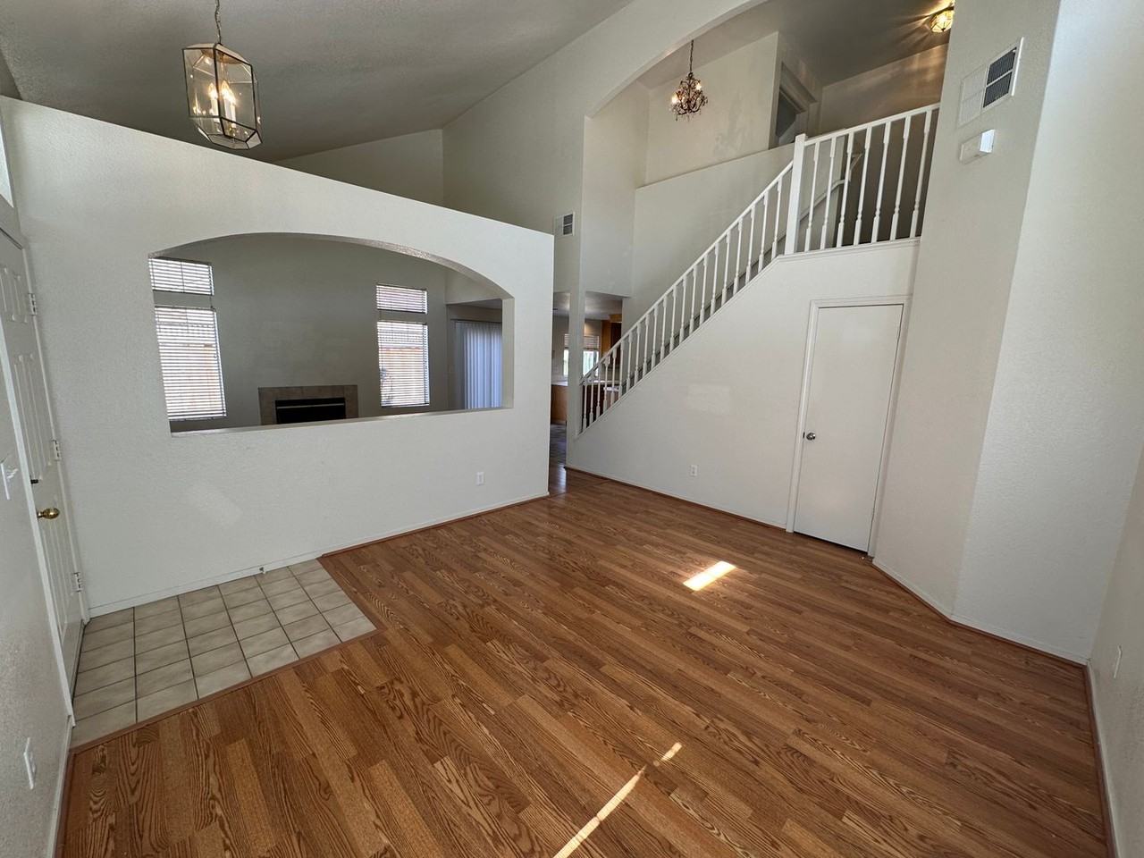 1819 Laurelgrove Ln - Photo 2 of 21
