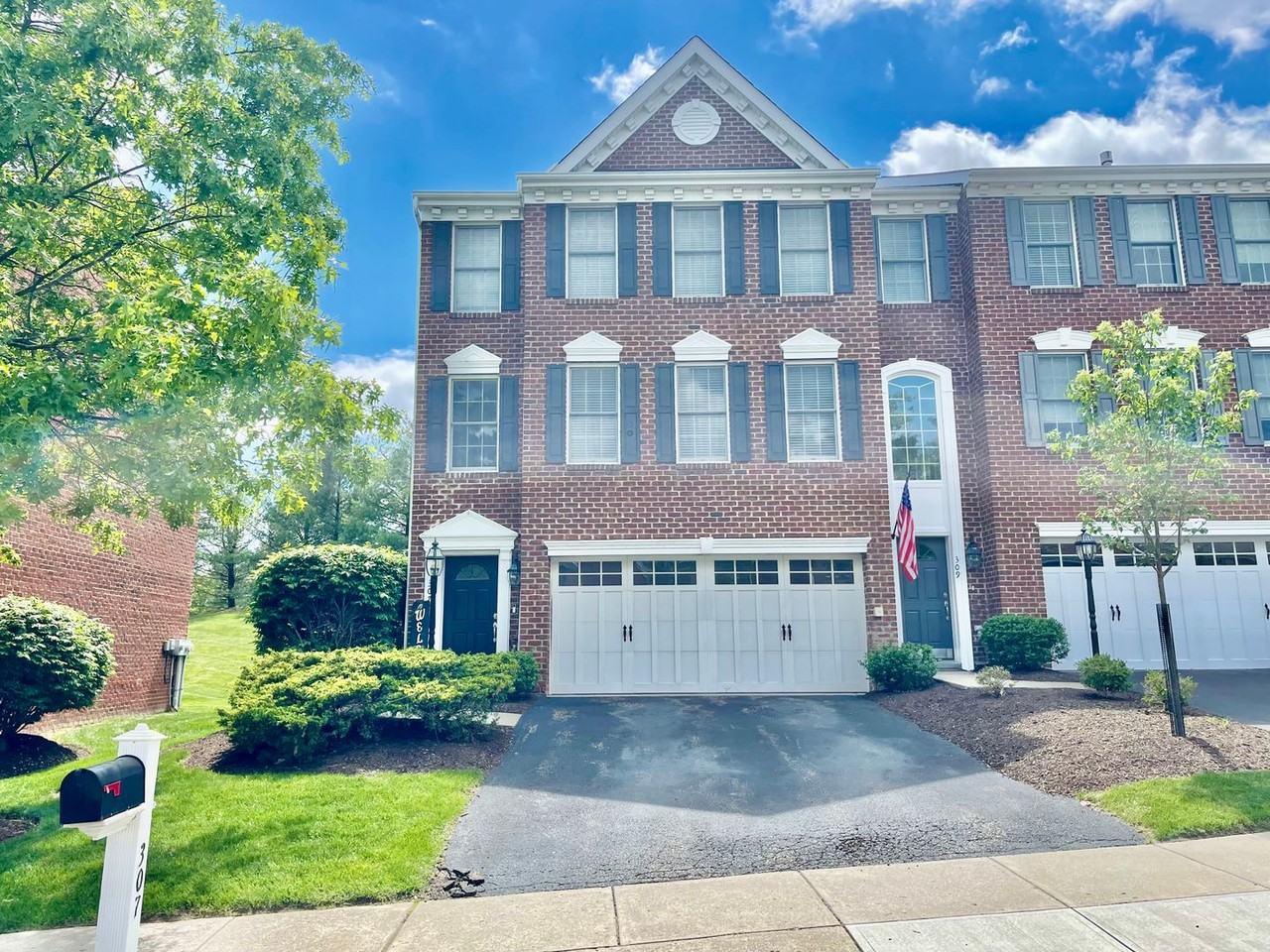 307 Marshall Heights Dr - Photo 2 of 32