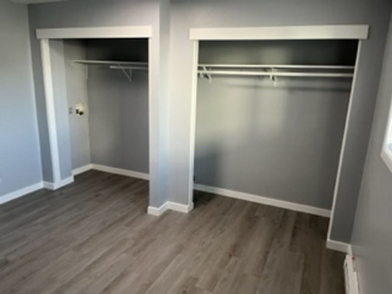 1546 Park Ave Ne - Photo 3 of 11