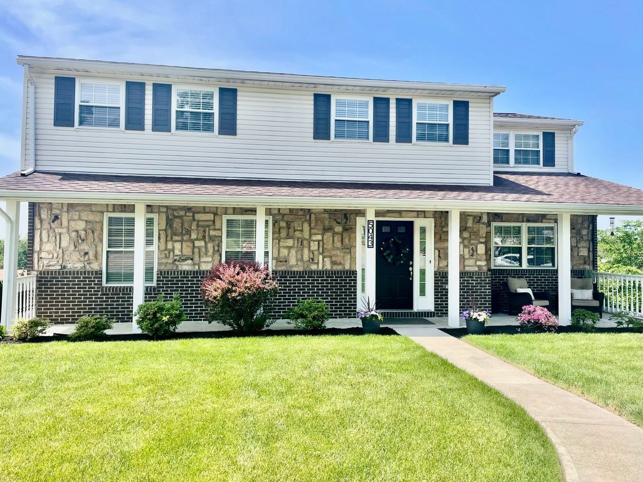 5043 Julia Ln - Photo 3 of 50