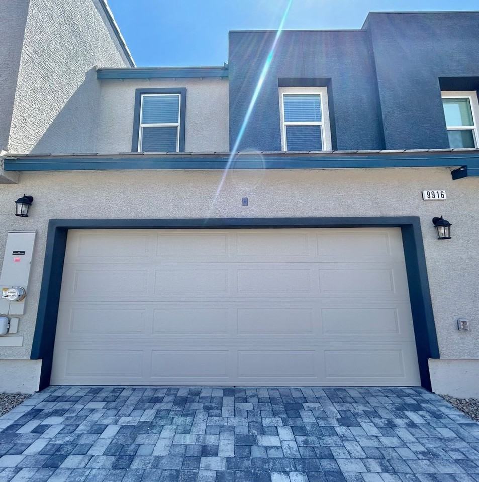 9916 Bumblebee Hills St - Photo 2 of 26