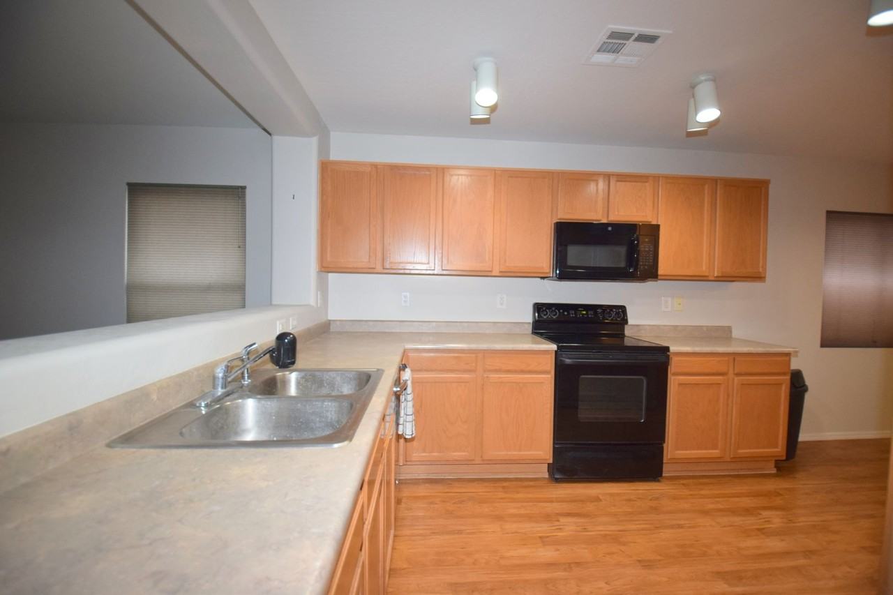 2797 E Mineral Park Rd - Photo 5 of 14