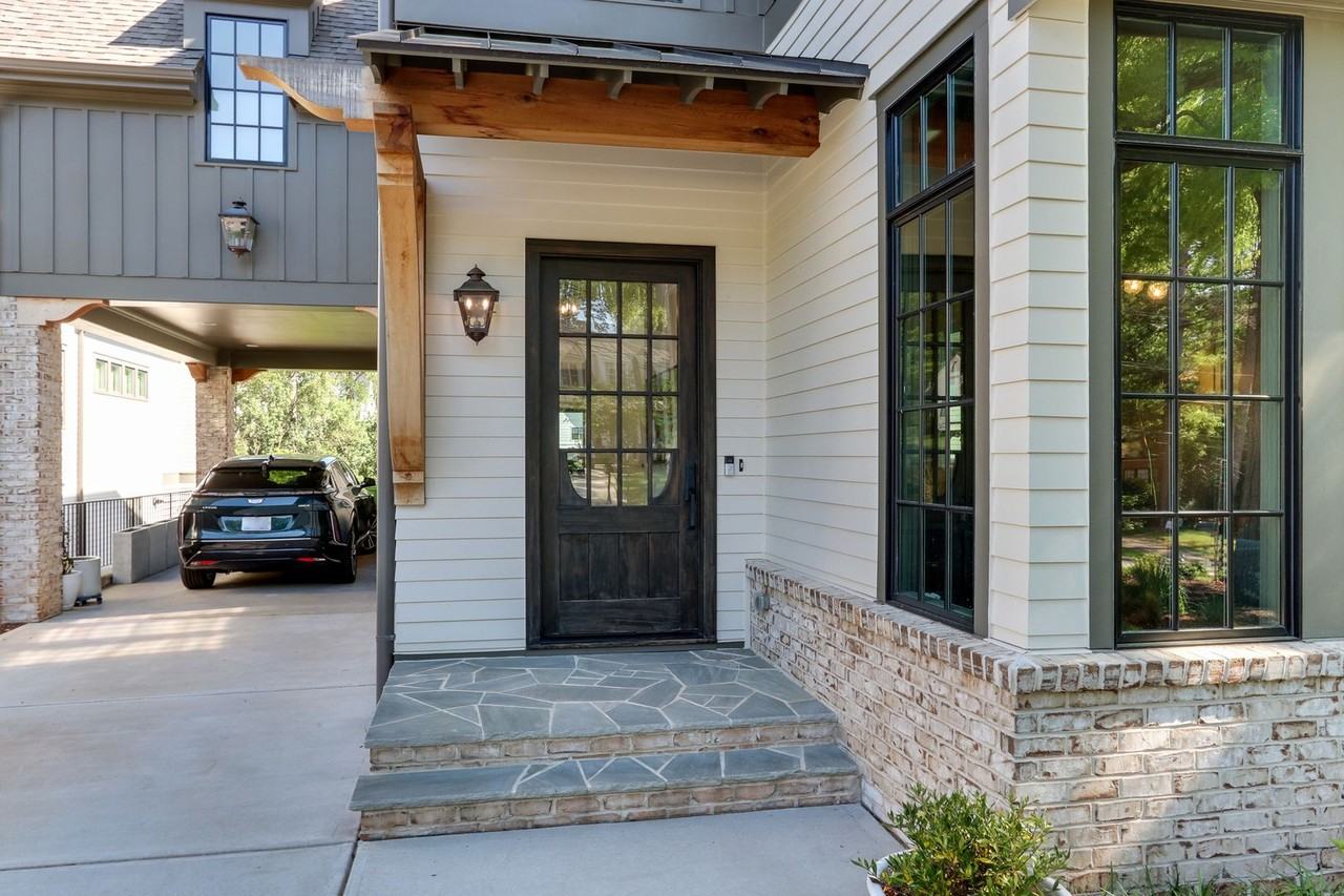 3020 Farrior Rd - Photo 2 of 33