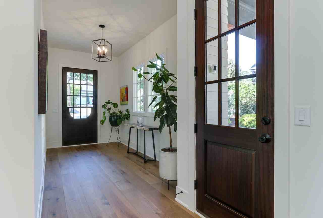 3020 Farrior Rd - Photo 3 of 33