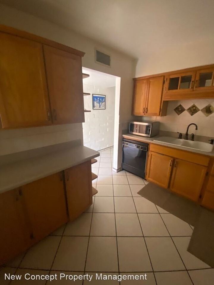 1341 E Fort Lowell Rd #M - Photo 3 of 13