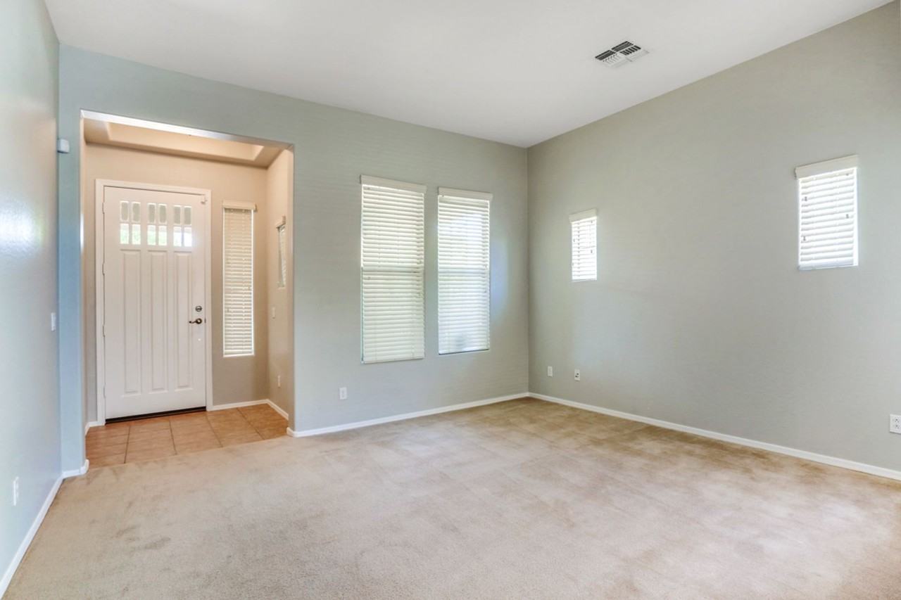 4148 North Evergreen Street - Photo 5 of 36