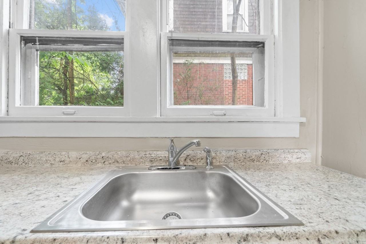 113 Carnegie Ave - Photo 3 of 24