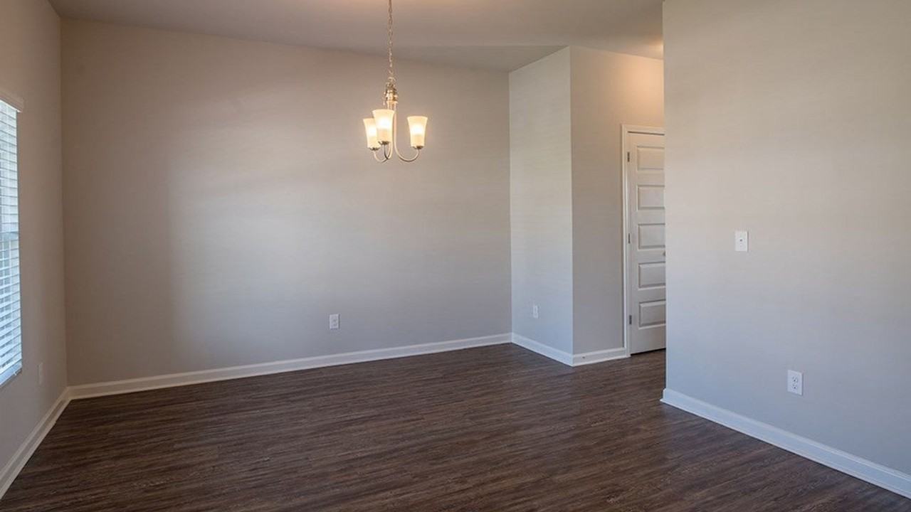 308 Geranium St - Photo 6 of 18