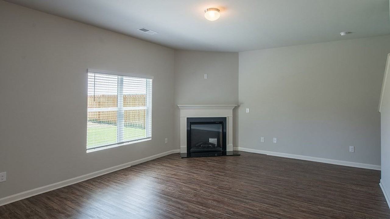 308 Geranium St - Photo 7 of 18