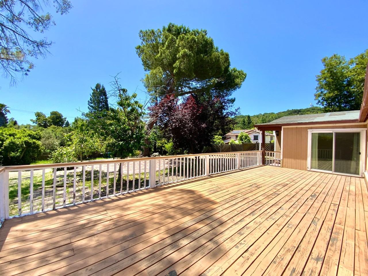 4064 Jefferson Ave - Photo 2 of 38