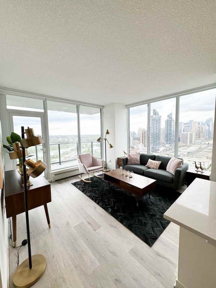 The Hat 14 - Photo 2 of 50