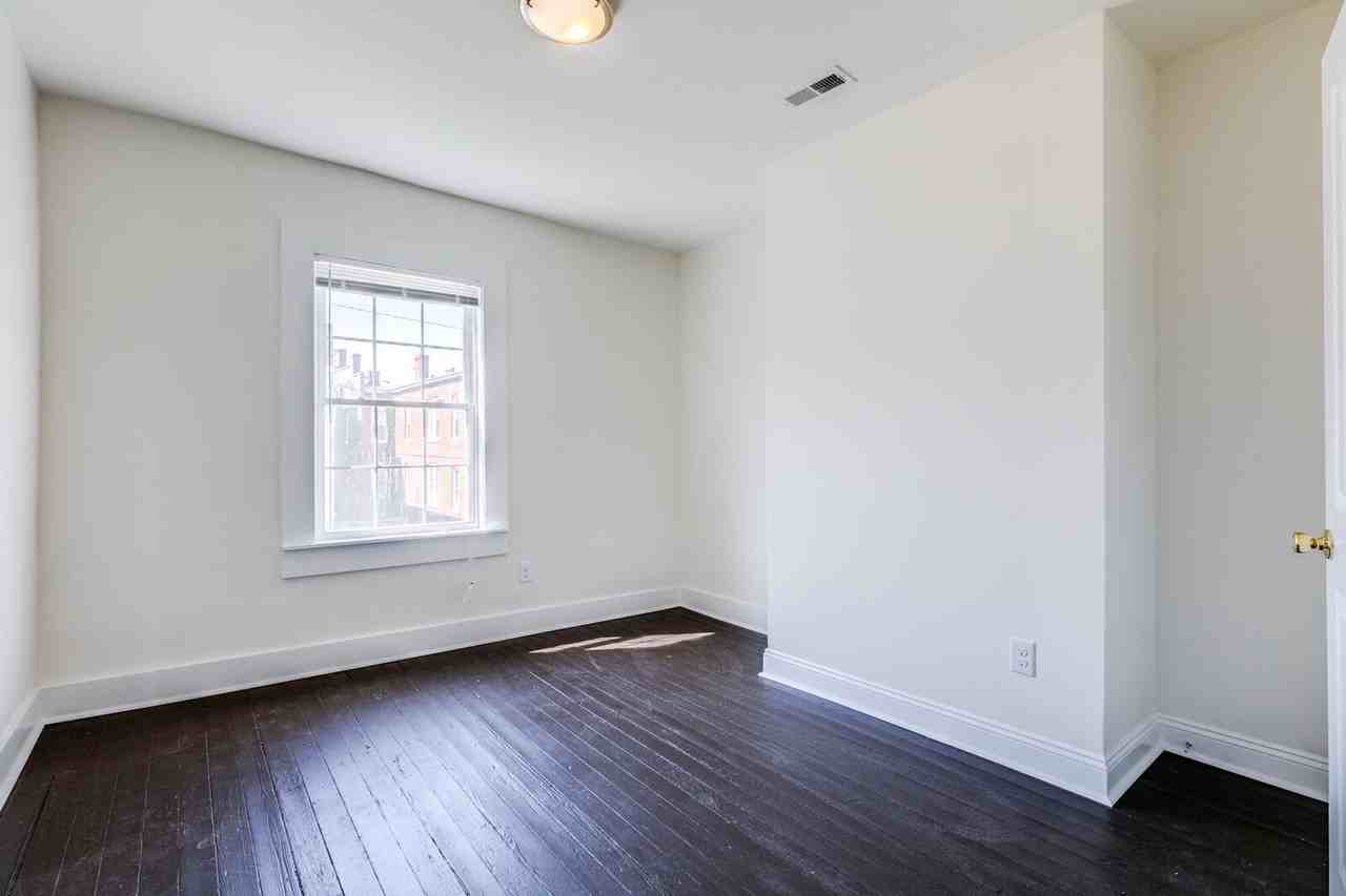 205 Minor St - Photo 2 of 25