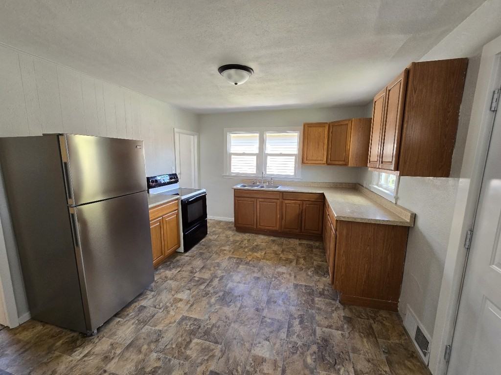 705 11th St Sw - Photo 2 of 7