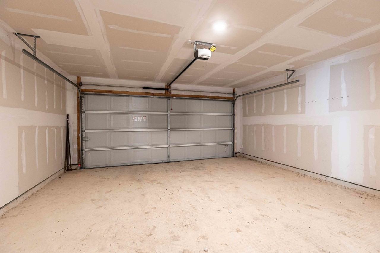 6562 Runaway Row - Photo 7 of 27