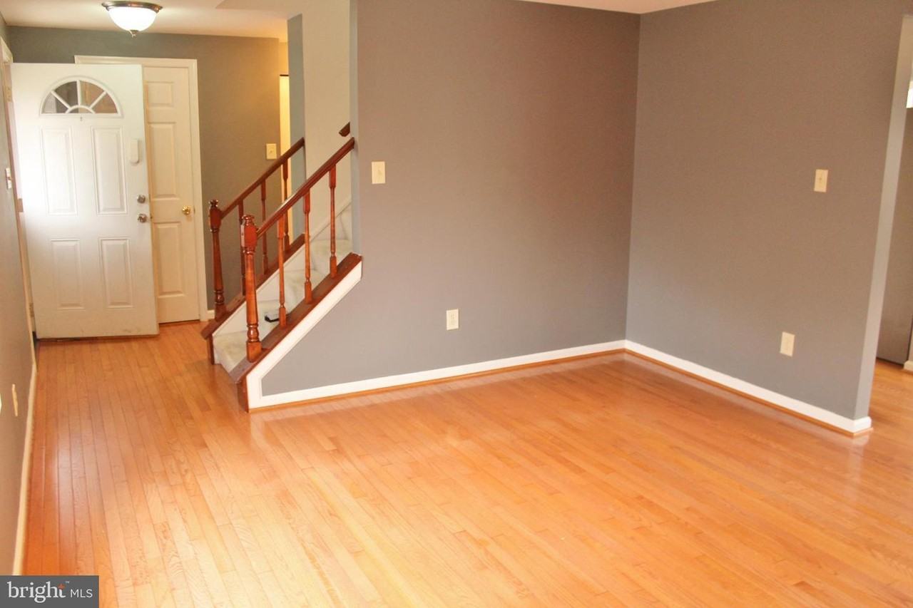 9400 Wrought Iron Ct - Photo 3 of 21