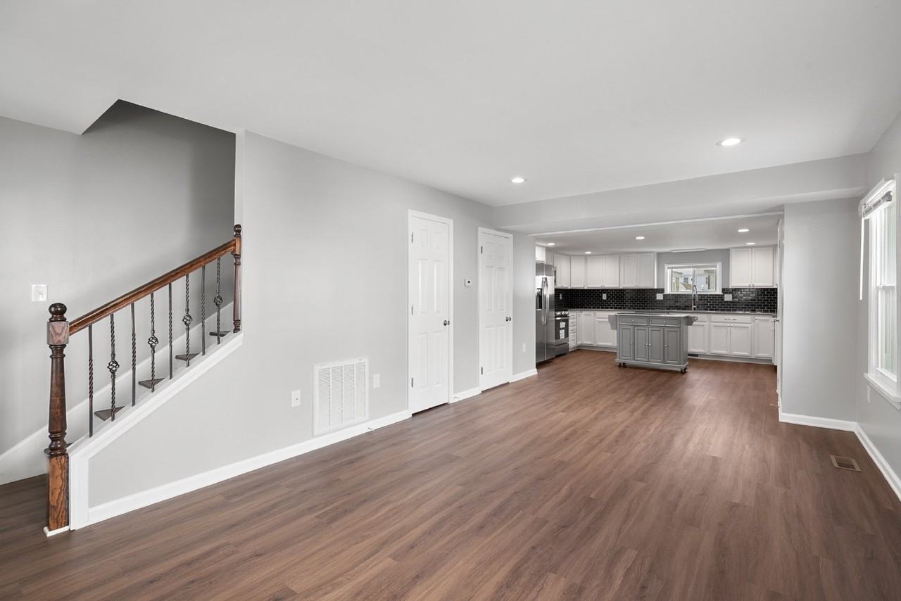 717 Otsego St - Photo 3 of 20