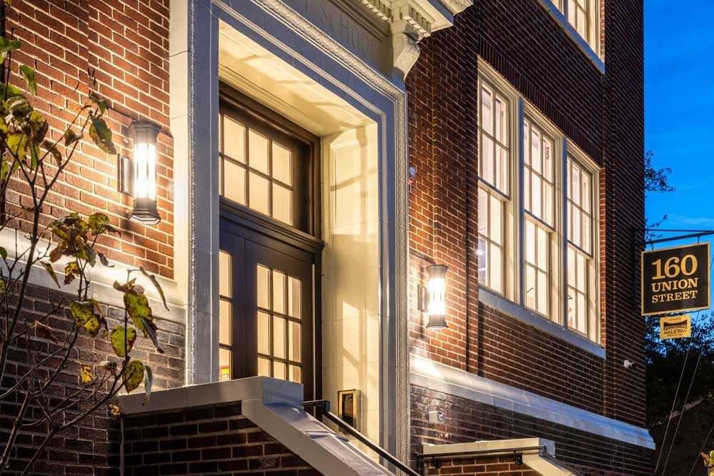 160 Union - Photo 4 of 17