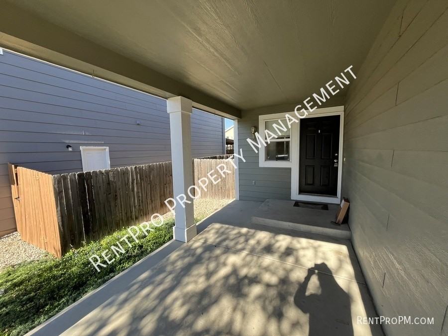 4931 Delany Dr - Photo 3 of 30