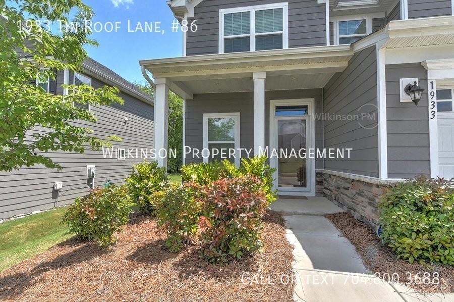 1933 Tin Roof Ln - Photo 3 of 35