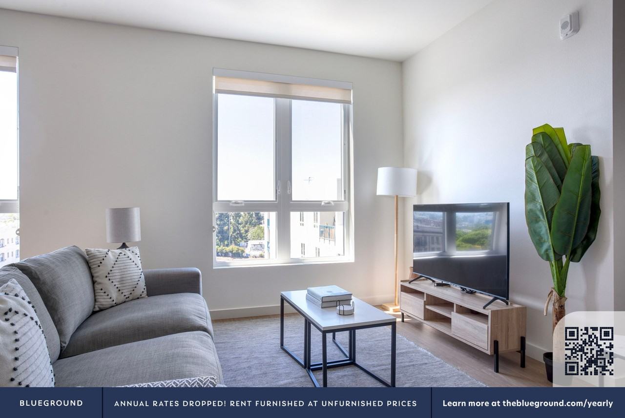 5620 De Longpre Avenue - Photo 3 of 50