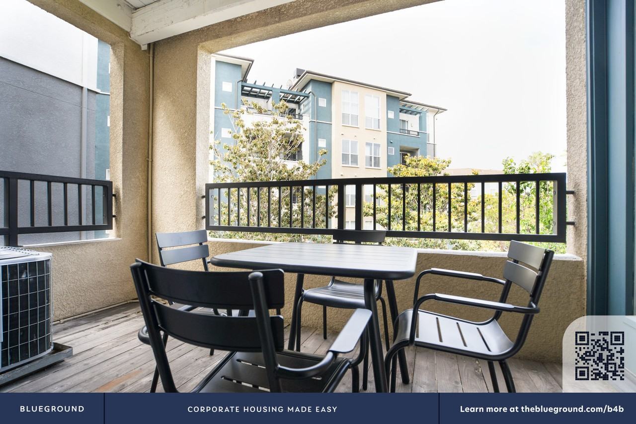 1265 Lakeside Drive - Photo 6 of 70