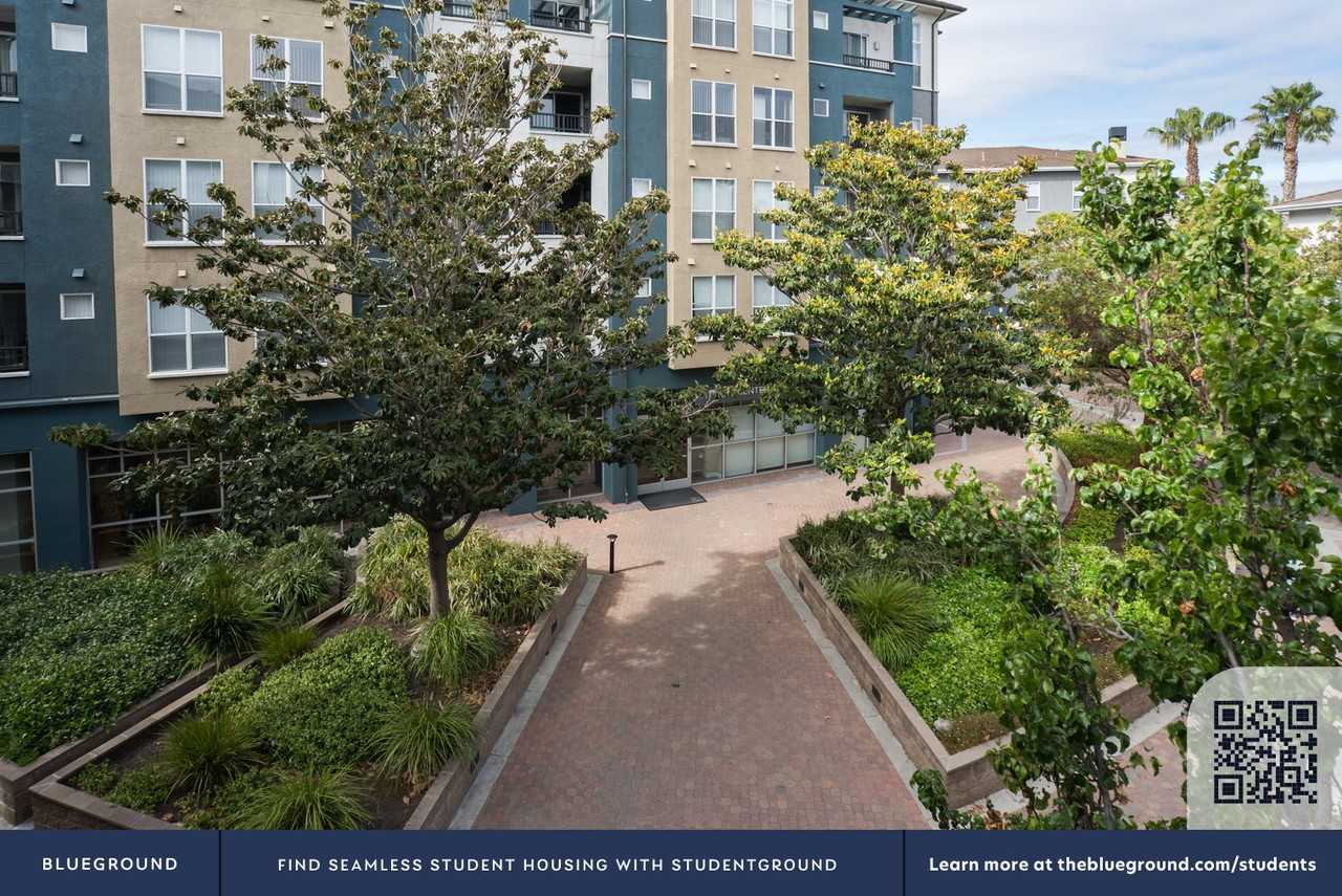 1265 Lakeside Drive - Photo 7 of 70