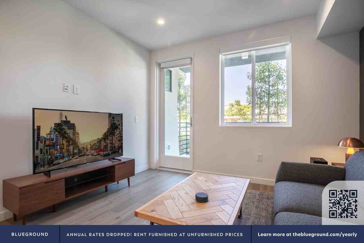 8820 Sepulveda Eastway - Photo 3 of 39