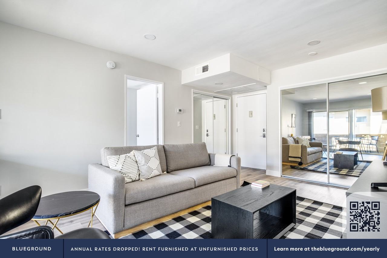 330 North Crescent Drive - Photo 4 of 38