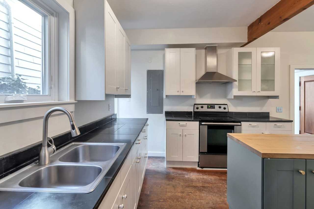 515 32nd Ave S - Photo 5 of 27